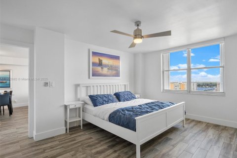 Copropriété à louer à Hollywood, Floride: 2 chambres, 97.55 m2 № 1946458 - photo 17
