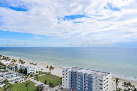 Copropriété à louer à Hollywood, Floride: 2 chambres, 97.55 m2 № 1946458 - photo 5