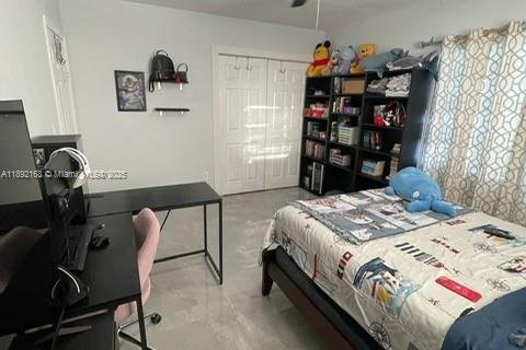 House in Miami, Florida 4 bedrooms, 138.89 sq.m. № 1944198 - photo 21