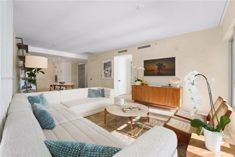 Condo in Miami Beach, Florida, 1 bedroom  № 2040695 - photo 5