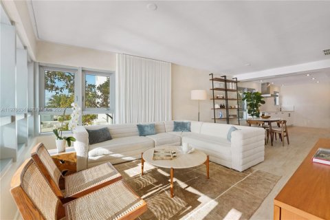 Condo in Miami Beach, Florida, 1 bedroom  № 2040695 - photo 4