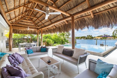 Casa en Miami Beach, Florida 4 dormitorios, 191.66 m2 № 2369904
