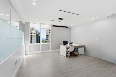 Propiedad comercial en venta en Miami, Florida № 2054732 - foto 21