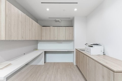 Propiedad comercial en venta en Miami, Florida № 2054732 - foto 22