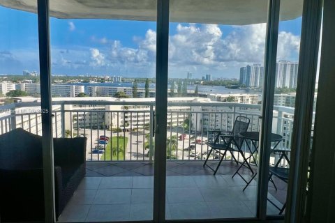 Copropriété à vendre à Aventura, Floride: 1 chambre, 93.37 m2 № 1936764 - photo 2