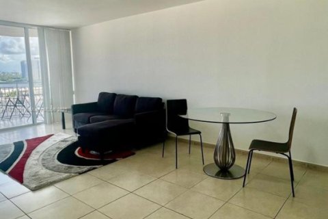 Copropriété à vendre à Aventura, Floride: 1 chambre, 93.37 m2 № 1936764 - photo 1