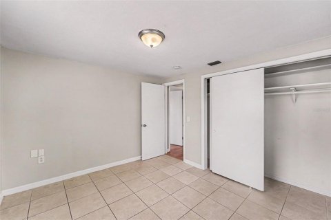 House in Port Richey, Florida 3 bedrooms, 107.4 sq.m. № 2156620 - photo 8