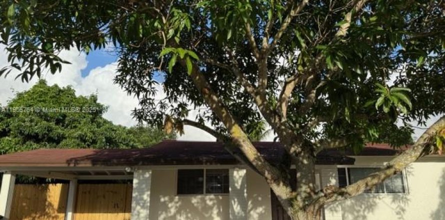 Casa en Plantation, Florida 3 dormitorios, 128.39 m2 № 2012296