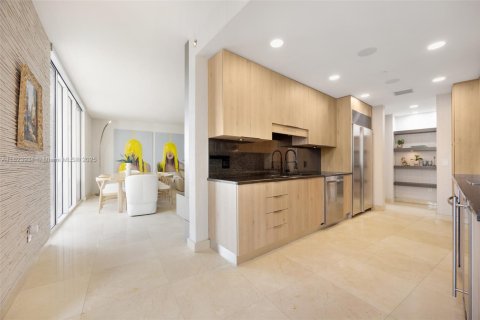 Condo in Miami, Florida, 3 bedrooms  № 1790313 - photo 14