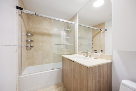 Condo in Miami, Florida, 3 bedrooms  № 1790313 - photo 22