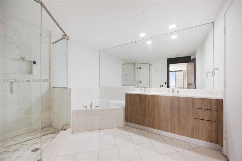 Condo in Miami, Florida, 3 bedrooms  № 1790313 - photo 17