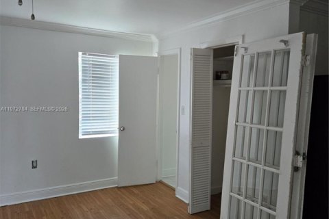 Villa ou maison à louer à Fort Lauderdale, Floride: 1 chambre, 217.95 m2 № 2034023 - photo 6