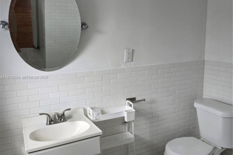 Villa ou maison à louer à Fort Lauderdale, Floride: 1 chambre, 217.95 m2 № 2034023 - photo 9