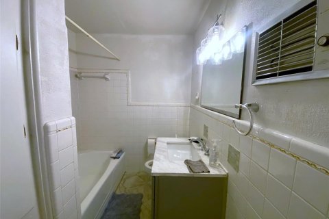 Villa ou maison à louer à Orlando, Floride: 5 chambres, 371.61 m2 № 2416518 - photo 27