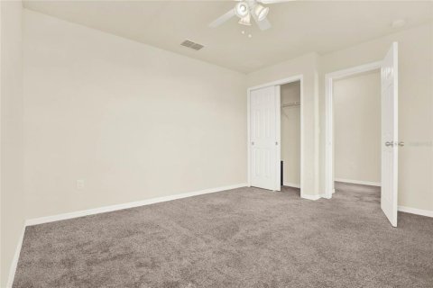 House in Kissimmee, Florida 5 bedrooms, 282.79 sq.m. № 1597733 - photo 8