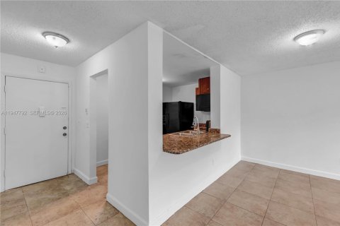 Снять в аренду кондоминиум в Лодерхилл, Флорида 3 спальни, 89.09м2, № 2003887 - фото 7