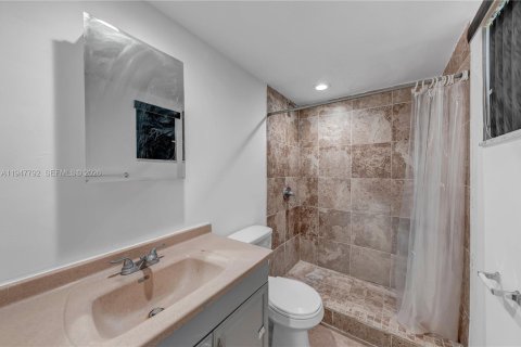 Снять в аренду кондоминиум в Лодерхилл, Флорида 3 спальни, 89.09м2, № 2003887 - фото 22