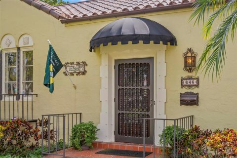 House in Saint Petersburg, Florida 3 bedrooms, 175.59 sq.m. № 1760439 - photo 6
