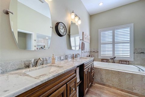 House in Oldsmar, Florida 4 bedrooms, 260.87 sq.m. № 1811087 - photo 24