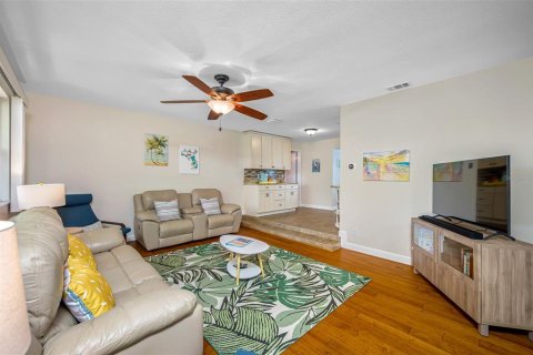Villa ou maison à vendre à Largo, Floride: 3 chambres, 161.84 m2 № 1751228 - photo 8