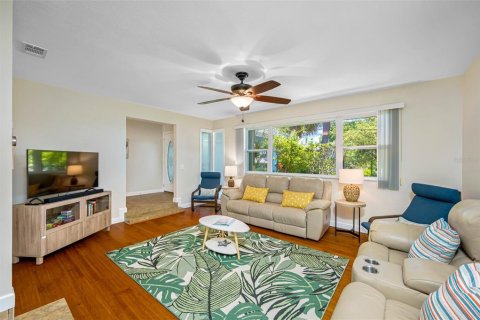 Villa ou maison à vendre à Largo, Floride: 3 chambres, 161.84 m2 № 1751228 - photo 9