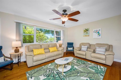 Villa ou maison à vendre à Largo, Floride: 3 chambres, 161.84 m2 № 1751228 - photo 10
