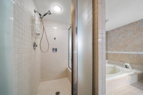 Купить кондоминиум в Бель-Эйр, Флорида 3 комнаты, 187.01м2, № 2141056 - фото 29
