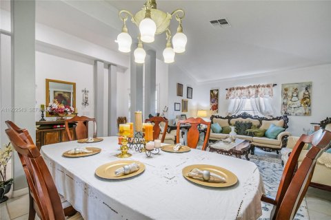 Villa ou maison à vendre à Kissimmee, Floride: 3 chambres, 170.2 m2 № 1976374 - photo 19