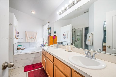 Villa ou maison à vendre à Kissimmee, Floride: 3 chambres, 170.2 m2 № 1976374 - photo 7