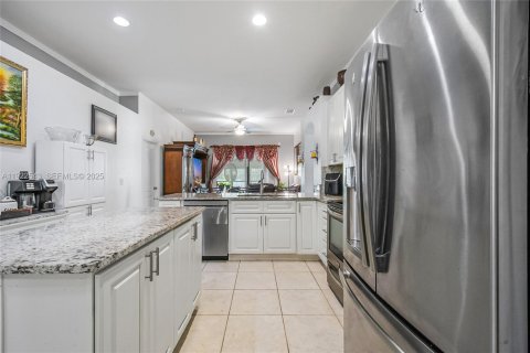 Villa ou maison à vendre à Kissimmee, Floride: 3 chambres, 170.2 m2 № 1976374 - photo 28