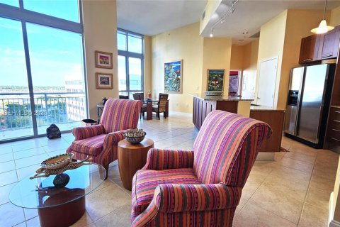 Кондоминиум с 5 комнатами в Майами, Флорида № 1996904