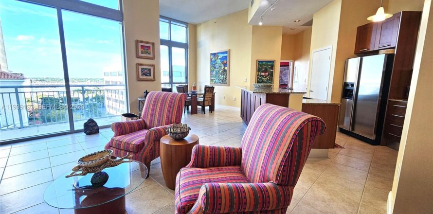 Кондоминиум с 5 комнатами в Майами, Флорида № 1996904