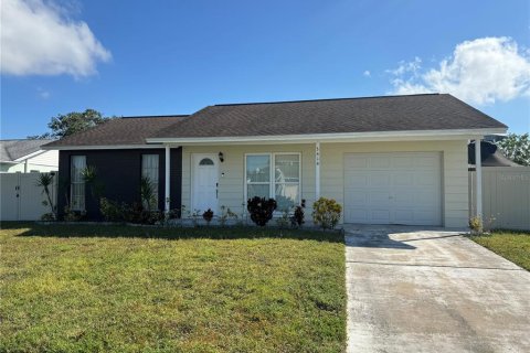 House in New Port Richey, Florida 2 bedrooms, 91.6 sq.m. № 2304665