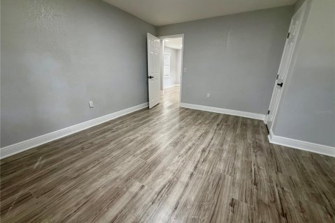Immobilier commercial à vendre à Saint Petersburg, Floride: 4 chambres, 140.75 m2 № 2396566 - photo 23