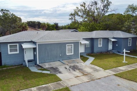 Immobilier commercial à Saint Petersburg, Floride 4 chambres, 140.75 m2 № 2396566