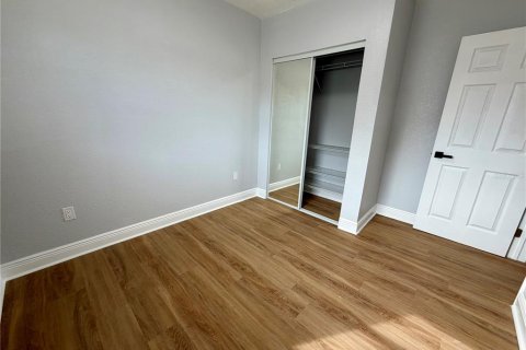 Immobilier commercial à vendre à Saint Petersburg, Floride: 4 chambres, 140.75 m2 № 2396566 - photo 7