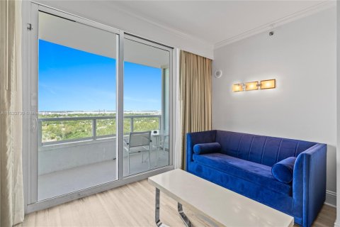 Купить кондоминиум в Майами-Бич, Флорида 45.62м2, № 1958126 - фото 11