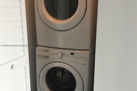 Condominio en venta en Miami, Florida, 1 dormitorio, 48.87 m2 № 1934356 - foto 15