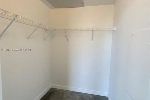 Condominio en venta en Miami, Florida, 1 dormitorio, 48.87 m2 № 1934356 - foto 11