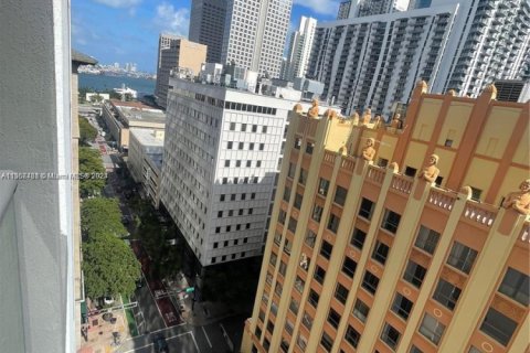 Condominio en venta en Miami, Florida, 1 dormitorio, 48.87 m2 № 1934356 - foto 2