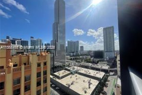 Condominio en venta en Miami, Florida, 1 dormitorio, 48.87 m2 № 1934356 - foto 1