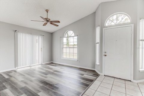 House in Winter Springs, Florida 2 bedrooms, 102.66 sq.m. № 1597757 - photo 3