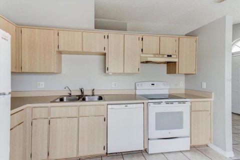 House in Winter Springs, Florida 2 bedrooms, 102.66 sq.m. № 1597757 - photo 8
