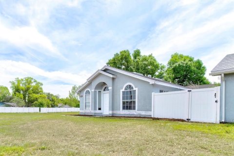 House in Winter Springs, Florida 2 bedrooms, 102.66 sq.m. № 1597757 - photo 2