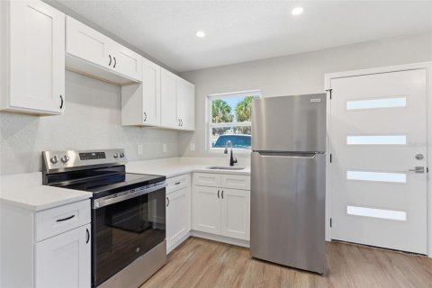 Apartamento en alquiler en Madeira Beach, Florida, 1 dormitorio, 55.74 m2 № 2093736 - foto 12