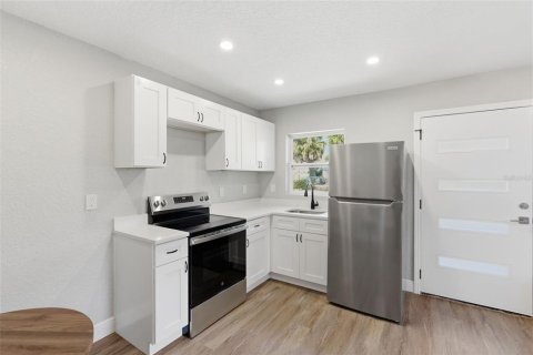 Apartamento en alquiler en Madeira Beach, Florida, 1 dormitorio, 55.74 m2 № 2093736 - foto 13