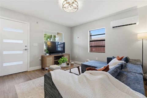 Apartamento en alquiler en Madeira Beach, Florida, 1 dormitorio, 55.74 m2 № 2093736 - foto 10
