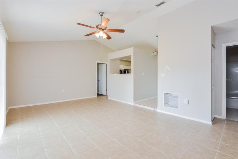 Casa en alquiler en Deltona, Florida, 3 dormitorios, 95.88 m2 № 1911486 - foto 3