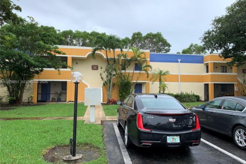 Кондоминиум с 2 спальнями в Уэстон, Флорида № 2040741