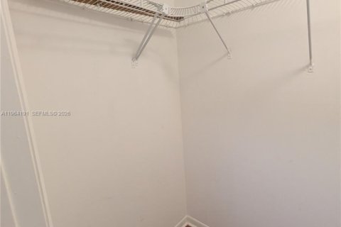 Villa ou maison à louer à Boca Raton, Floride: 2 chambres, 107.02 m2 № 2026786 - photo 28